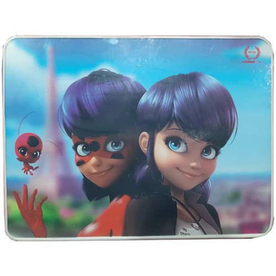 دختر کفشدوزکی